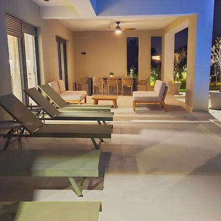 Villa Sofia - Pool And Rooftop Jacuzzi Sukošan