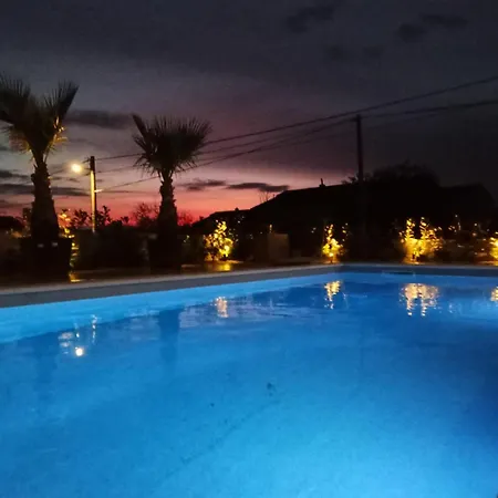 Sofia - Pool And Rooftop Jacuzzi * Sukošan
